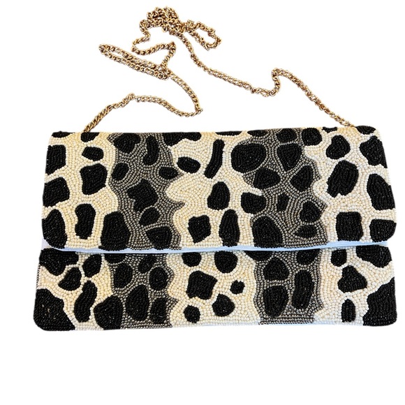 Francesca's Beaded Black & Cream Animal print cross/Shoulder Bag w/gold chain - Picture 17 of 17